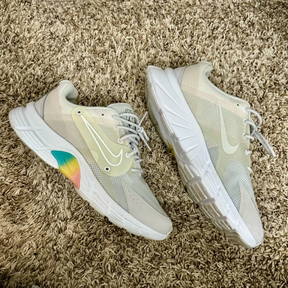 Nike ALPHINA 5000 Low Top Sneakers